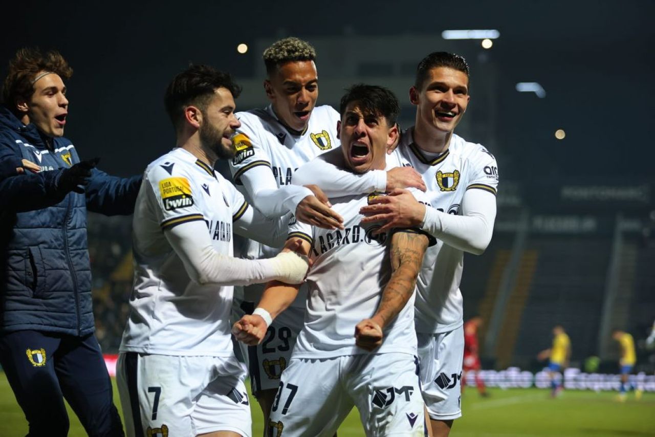 Alex Dobre ”i-a lăsat cu nervii la pământ” pe adversari! Titular în premieră în Portugalia, a încercat poarta încă din primul minut_6