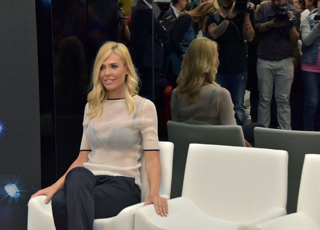 Ilary Blasi are o nouă iubire la șase luni de la despărțirea cu scandal de Francesco Totti! Cum s-a afișat_107