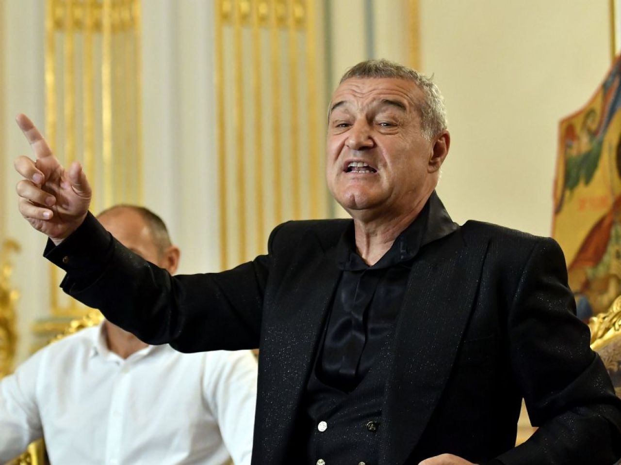 Becali îi arată ușa! Jucătorul care e OUT de la FCSB după înfrângerea cu Farul_8