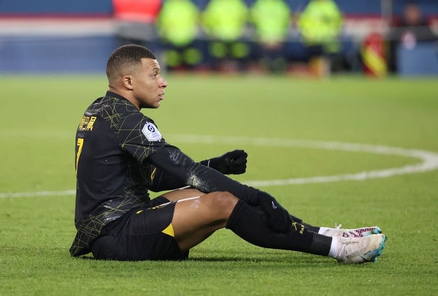 Panică la PSG! Kylian Mbappe s-a accidentat și poate rata duelul cu Bayern Munchen din UEFA Champions League