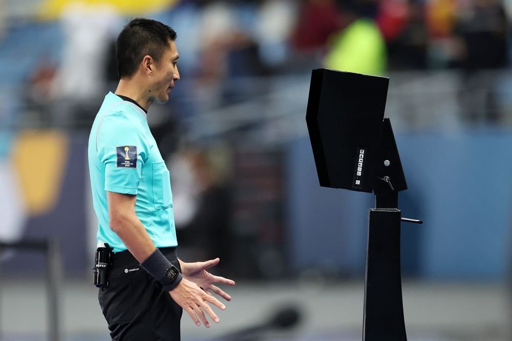 Decizie istorică în fotbal a unui arbitru, la Mondialul Cluburilor: 