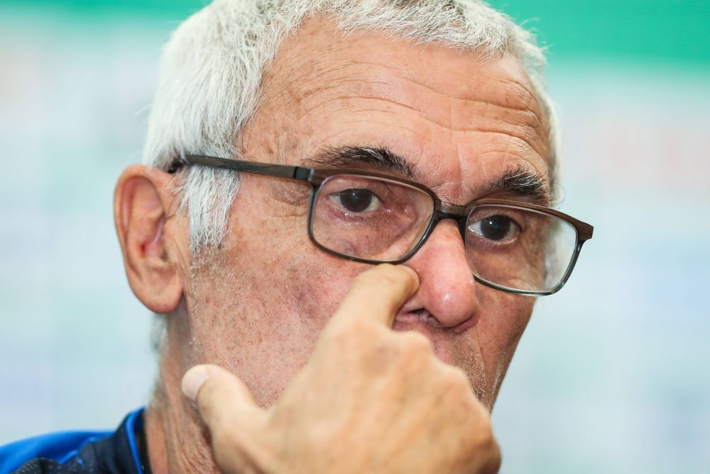 A antrenat la Mondiale și în două finale de Champions League, dar acum a ajuns selecționer într-o zonă de război_6