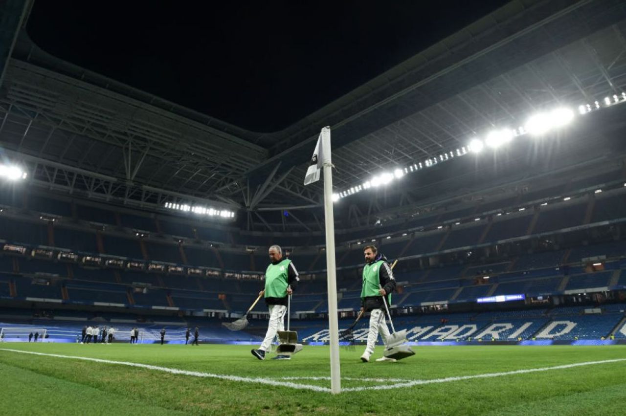 Pe Santiago Bernabeu nici iarba nu mai crește cum trebuie! Galacticii, nevoiți să schimbe gazonul pentru a doua oară în trei luni_1
