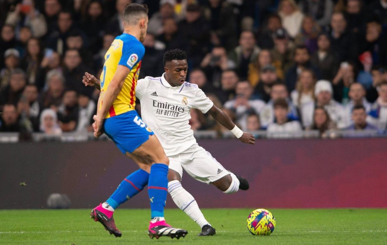 Vinicius Jr, în centrul atenției la partida cu Valencia. Motivul pentru care a evoluat cu ghete simple, fără inscripții comerciale_5