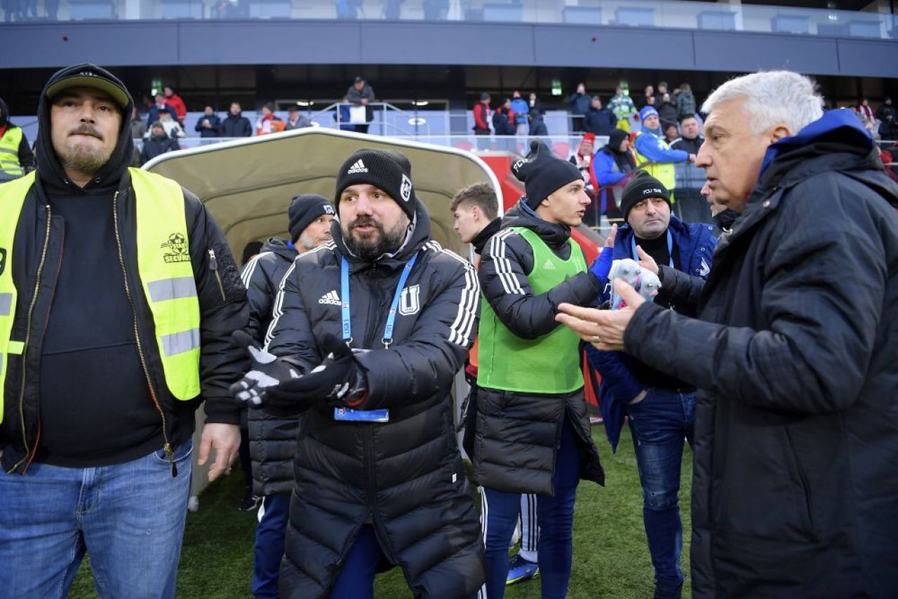 Superliga | FCU Craiova - 'U' Cluj 5-0 | Oltenii au făcut show pe un „Ion Oblemenco” fără spectatori_1