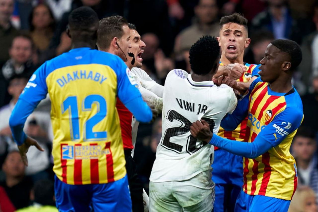 Mesajul jucătorului care a fost aproape să îl „rupă” pe Vinicius în Real Madrid - Valencia _2
