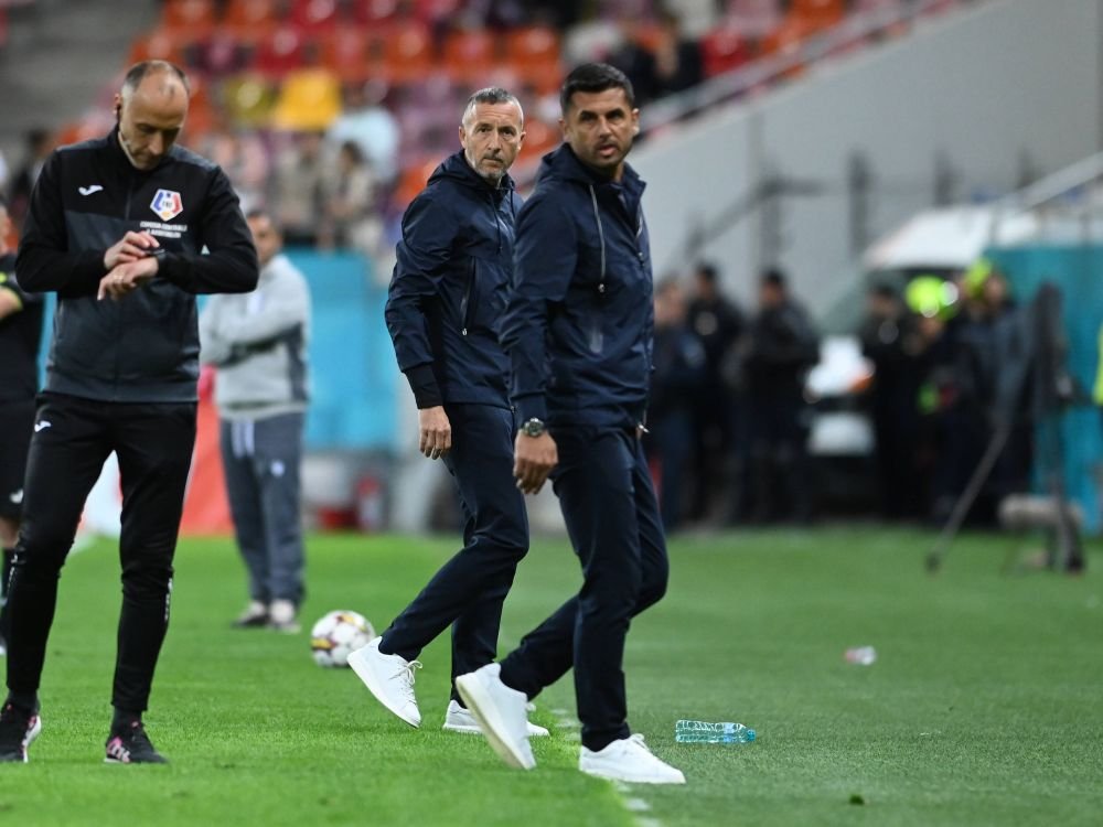 Răspunsul lui Nicolae Dică, întrebat în prezența lui Mihai Stoica despre posibilitatea de a antrena un club unde el ia deciziile _7