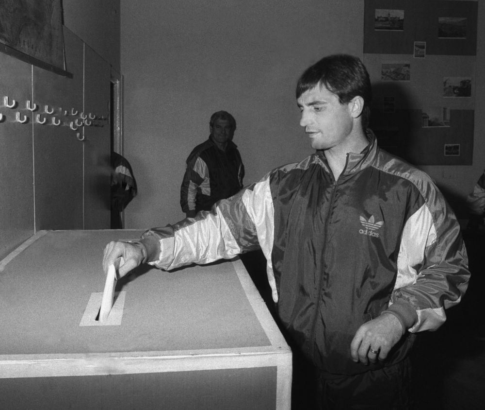 INTERVIU EVENIMENT cu Dominique Klein, fiica lui Mișa Klein, la 30 de ani de la moartea marelui fotbalist. 