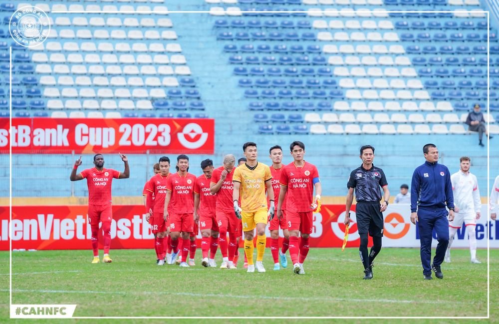 Juvhel Tsoumou, fostul vârf al lui FCSB, a înscris un hat-trick în 13 minute la debutul oficial pentru noua sa echipă! ”Are clasă”_30