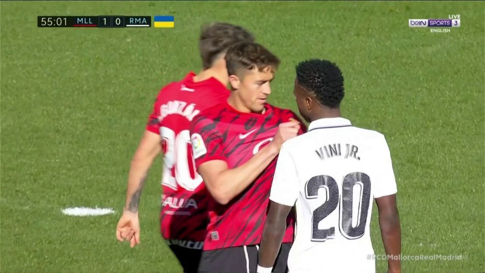 Vinícius și-a găsit nașul la Mallorca, după ce i-a provocat pe fanii locali. Ce i-a făcut „dușmanul” său: „El e Raíllo!”_2