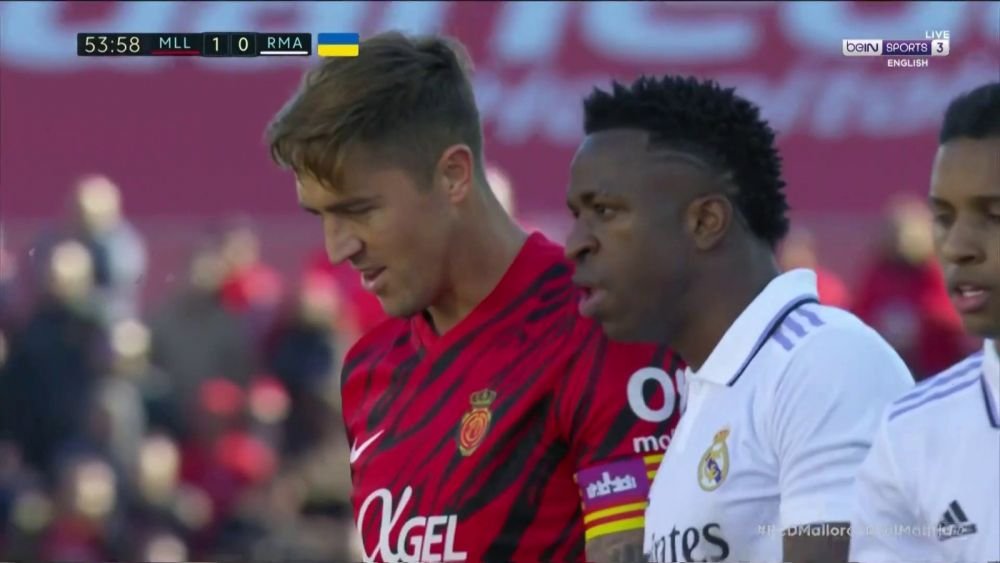 Vinícius și-a găsit nașul la Mallorca, după ce i-a provocat pe fanii locali. Ce i-a făcut „dușmanul” său: „El e Raíllo!”_4