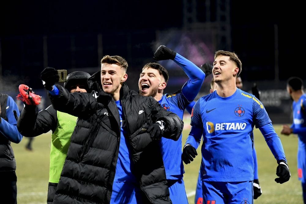 Bucurie fără margini pentru FCSB după victoria din Gruia! Tavi Popescu a dat tonul sărbătorii, alături de galerie: 