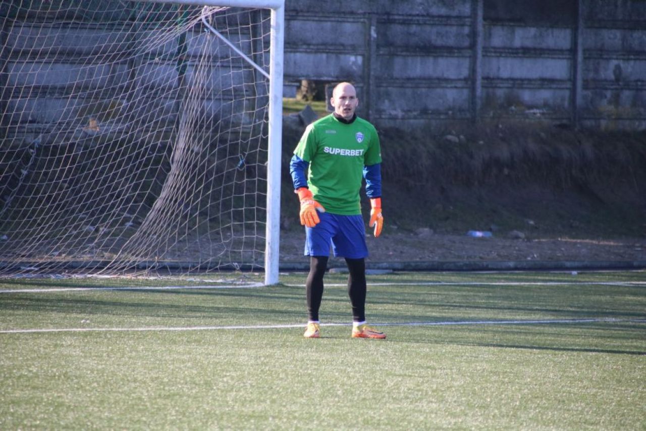 Echipa din Liga 2 care poate alinia un prim ”11” format numai din jucători străini! Ultimul venit a jucat la Borussia Dortmund_4
