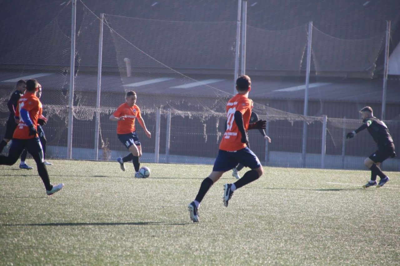 Echipa din Liga 2 care poate alinia un prim ”11” format numai din jucători străini! Ultimul venit a jucat la Borussia Dortmund_11