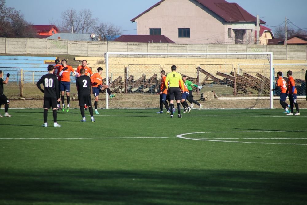 Echipa din Liga 2 care poate alinia un prim ”11” format numai din jucători străini! Ultimul venit a jucat la Borussia Dortmund_12