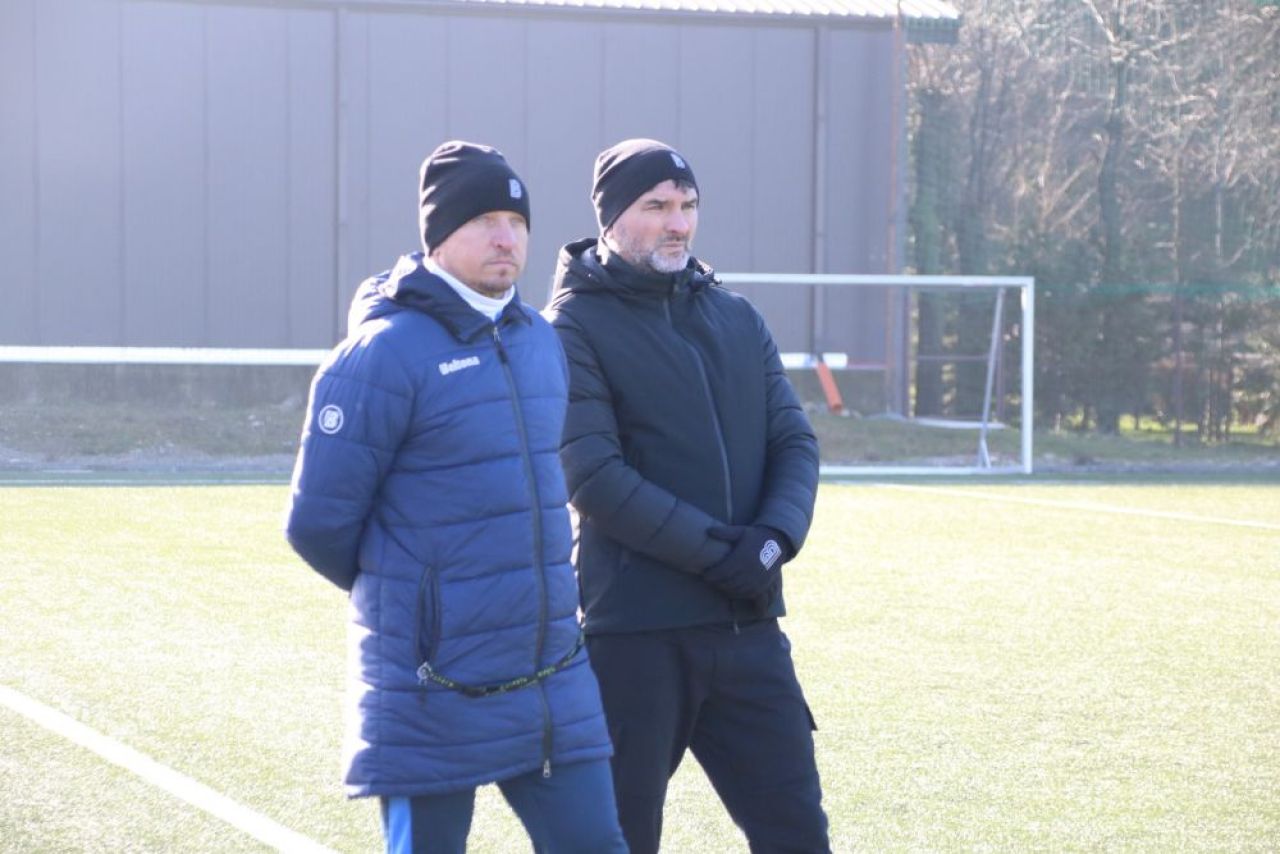 Echipa din Liga 2 care poate alinia un prim ”11” format numai din jucători străini! Ultimul venit a jucat la Borussia Dortmund_14
