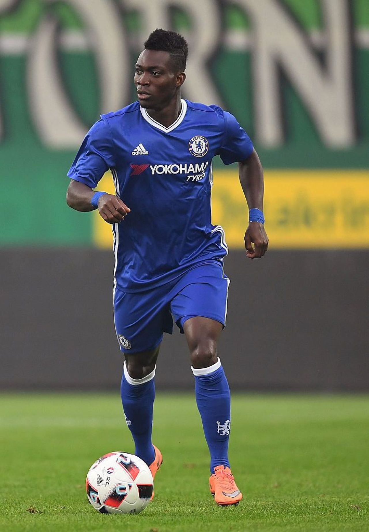 Christian Atsu, fost star al lui Chelsea, prins sub dărâmături după cutremurul din Turcia_2