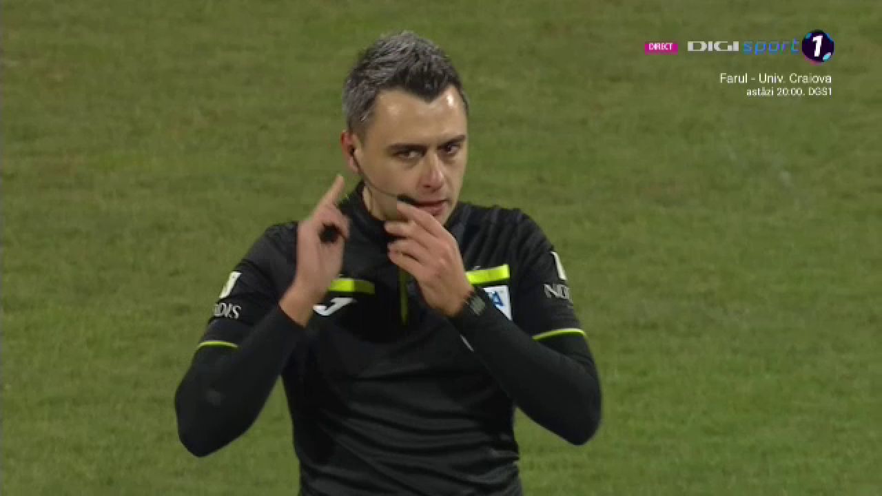 A înghețat arbitrajul video? Cum a reacționat Horațiu Feșnic în așteptarea deciziei din camera VAR_1