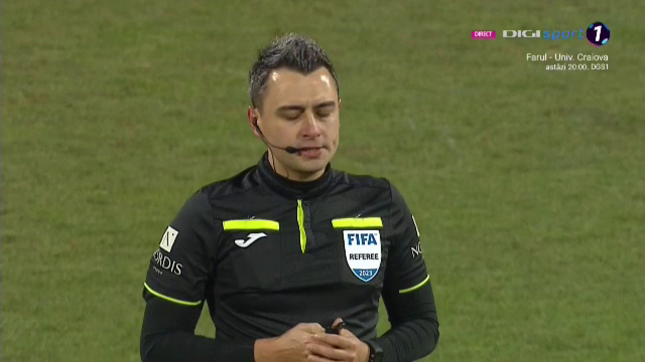 A înghețat arbitrajul video? Cum a reacționat Horațiu Feșnic în așteptarea deciziei din camera VAR_4