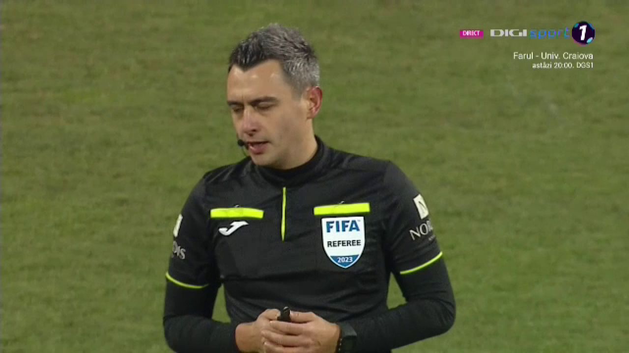 A înghețat arbitrajul video? Cum a reacționat Horațiu Feșnic în așteptarea deciziei din camera VAR_5