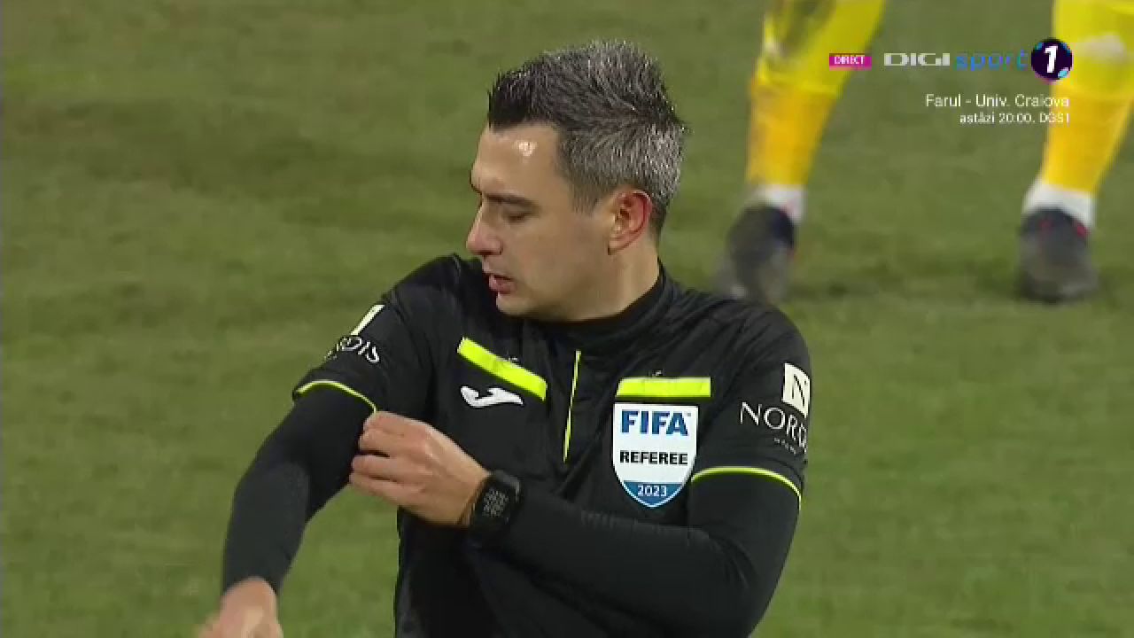 A înghețat arbitrajul video? Cum a reacționat Horațiu Feșnic în așteptarea deciziei din camera VAR_16