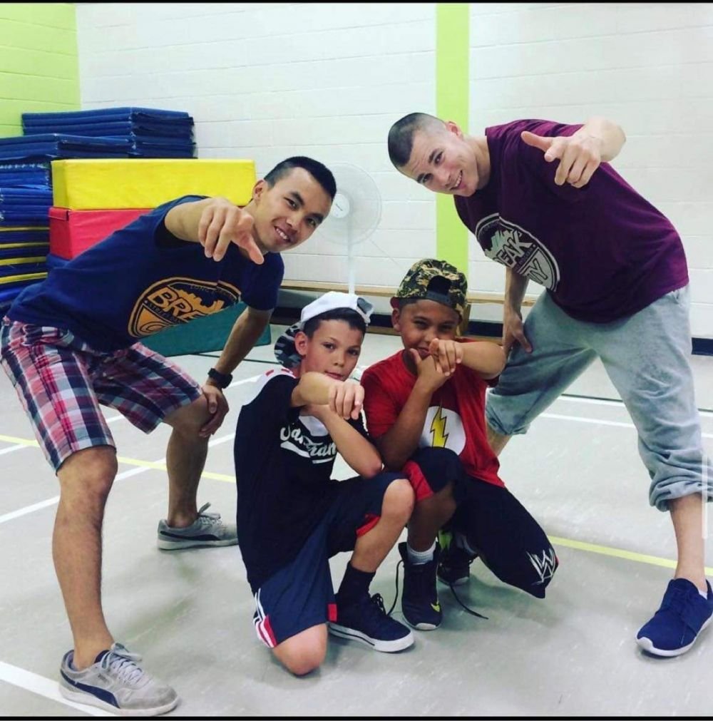 Hit the Floor, Lucas! Povestea românului campion național la breakdance care și-a petrecut toată viața în Canada. 