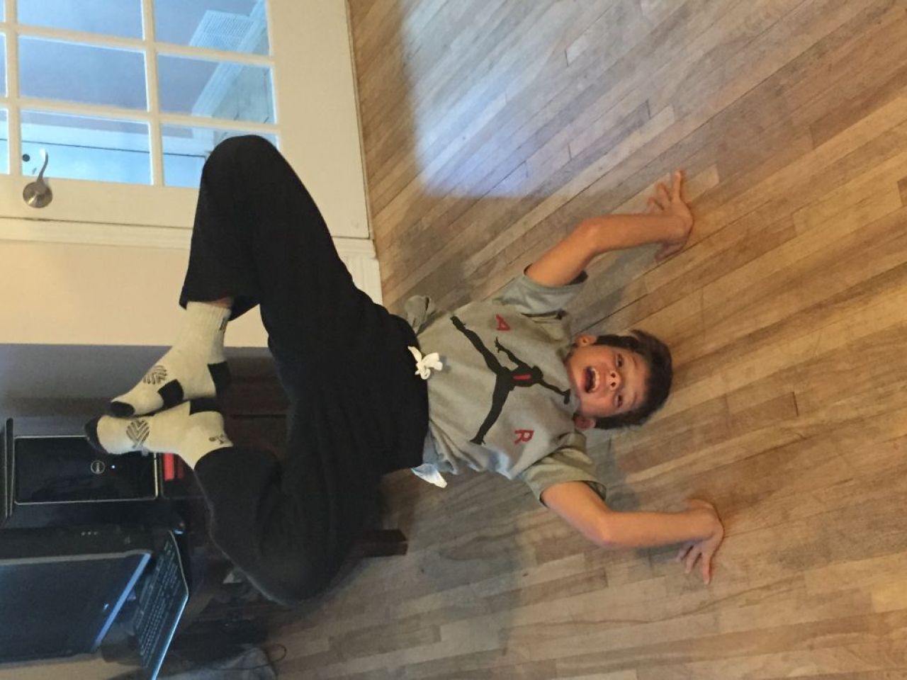 Hit the Floor, Lucas! Povestea românului campion național la breakdance care și-a petrecut toată viața în Canada.