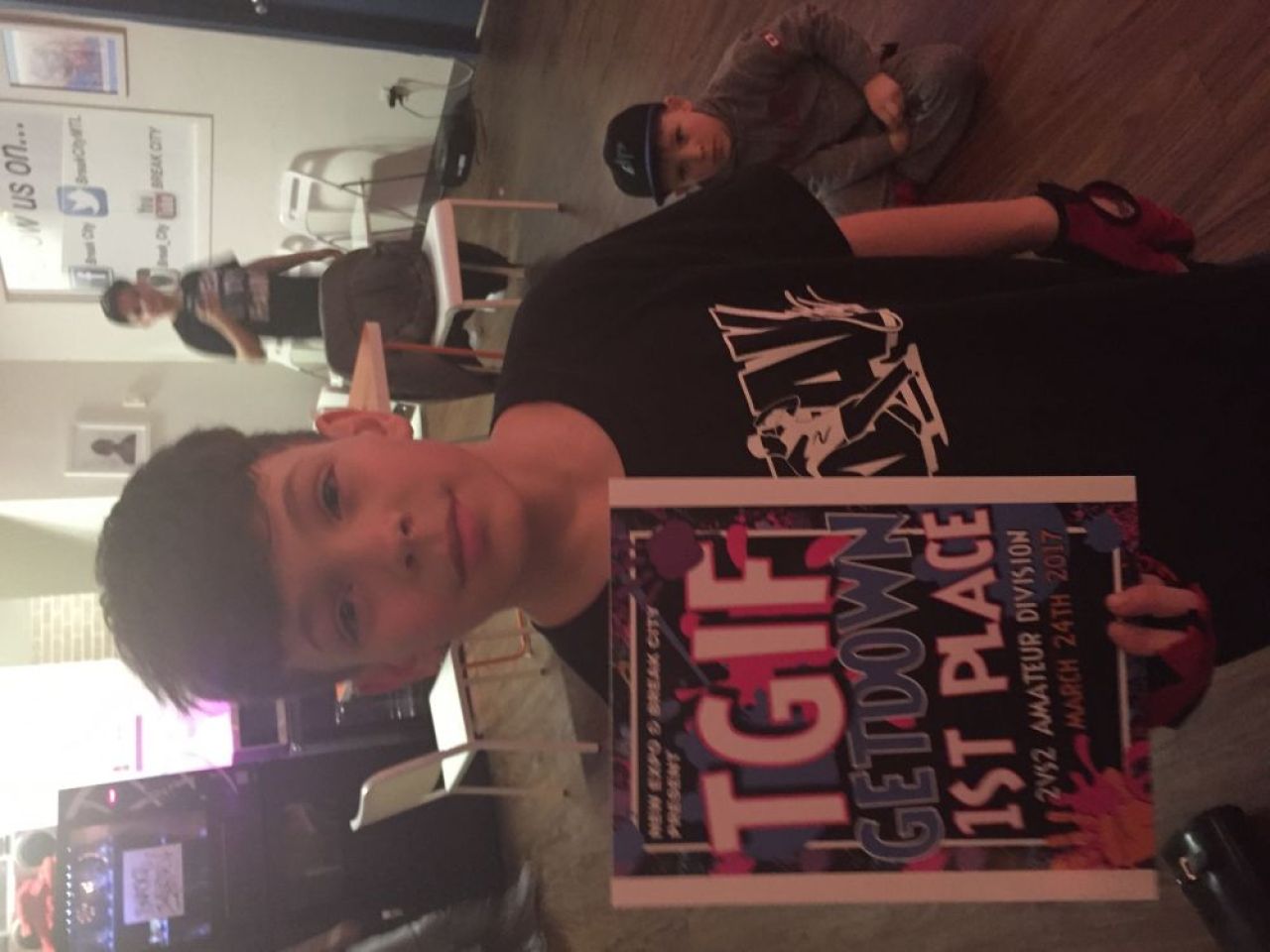 Hit the Floor, Lucas! Povestea românului campion național la breakdance care și-a petrecut toată viața în Canada.