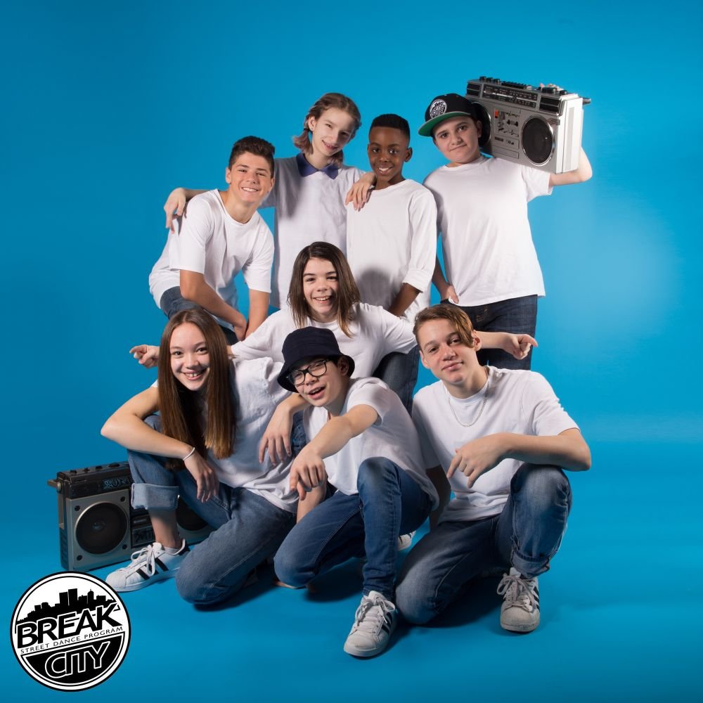 Hit the Floor, Lucas! Povestea românului campion național la breakdance care și-a petrecut toată viața în Canada. 