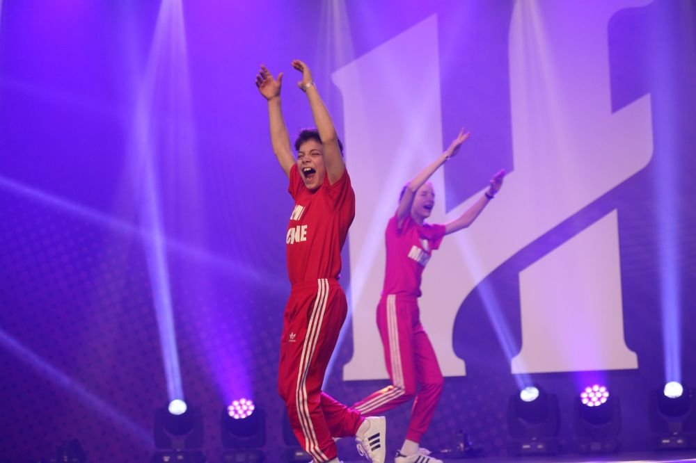 Hit the Floor, Lucas! Povestea românului campion național la breakdance care și-a petrecut toată viața în Canada. 