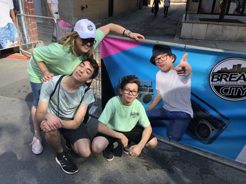 Hit the Floor, Lucas! Povestea românului campion național la breakdance care și-a petrecut toată viața în Canada. 