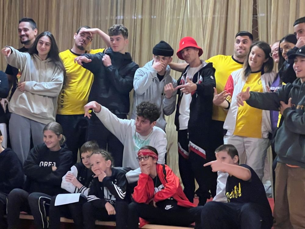 Hit the Floor, Lucas! Povestea românului campion național la breakdance care și-a petrecut toată viața în Canada. 