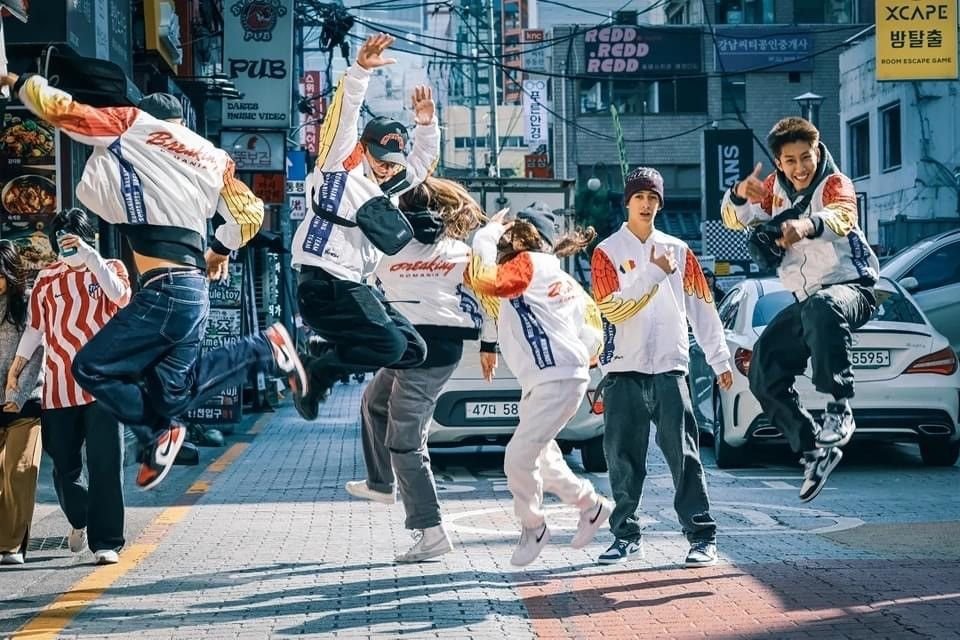 Hit the Floor, Lucas! Povestea românului campion național la breakdance care și-a petrecut toată viața în Canada. 