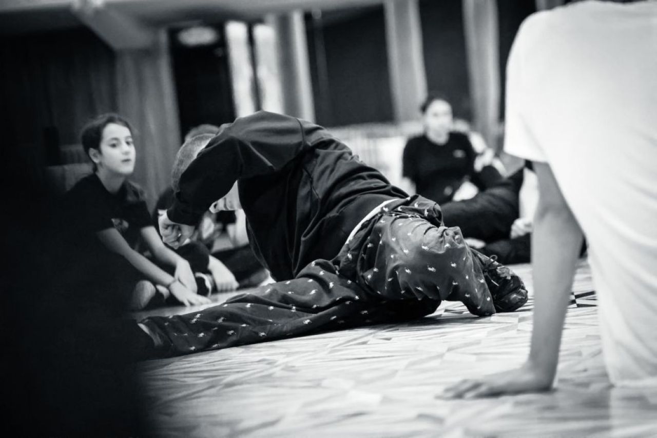 Hit the Floor, Lucas! Povestea românului campion național la breakdance care și-a petrecut toată viața în Canada.