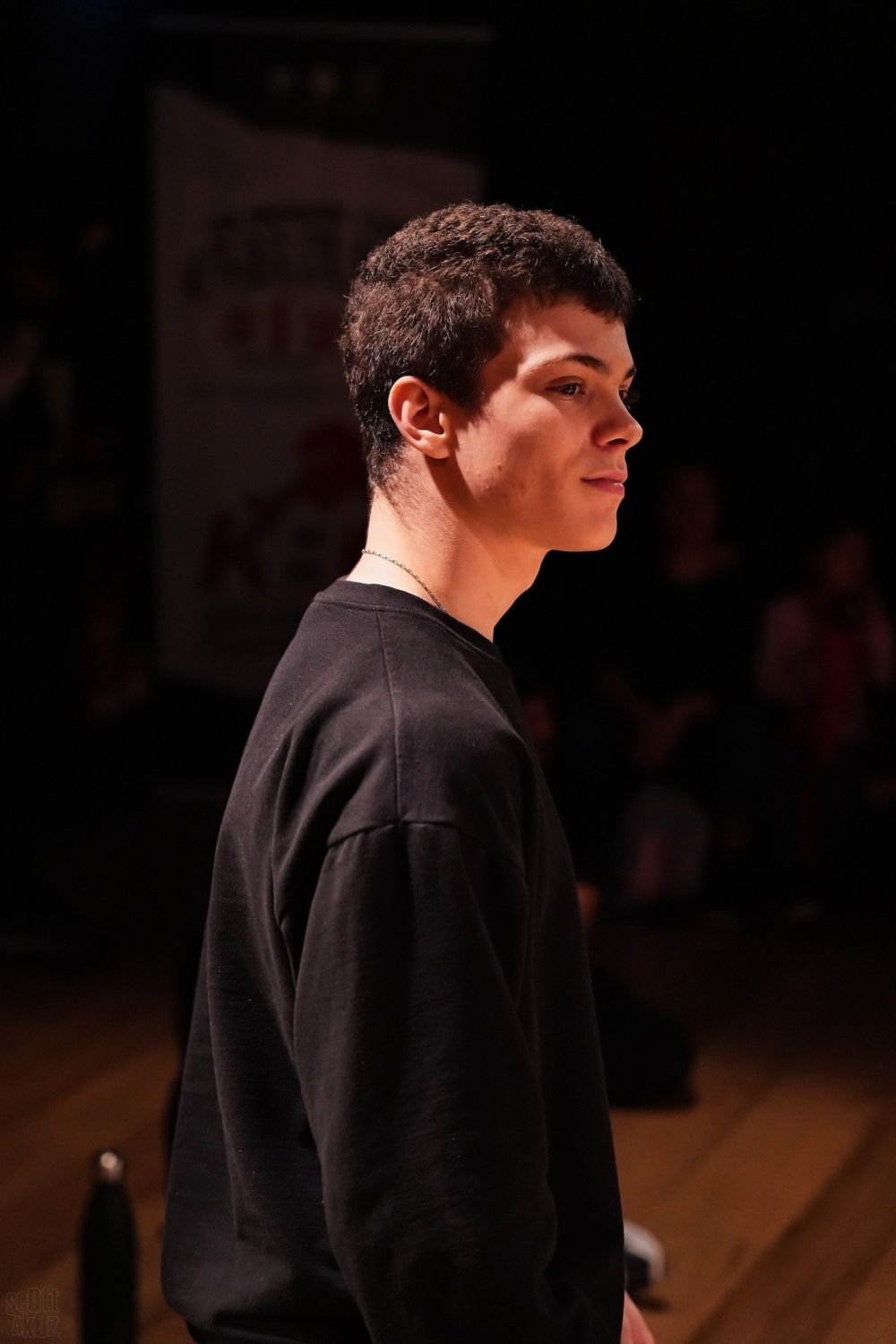 Hit the Floor, Lucas! Povestea românului campion național la breakdance care și-a petrecut toată viața în Canada. 