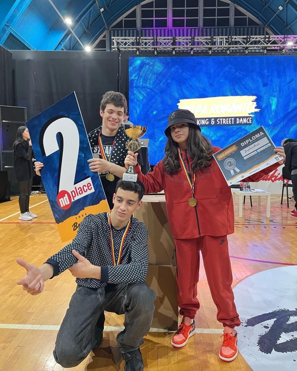 Hit the Floor, Lucas! Povestea românului campion național la breakdance care și-a petrecut toată viața în Canada. 