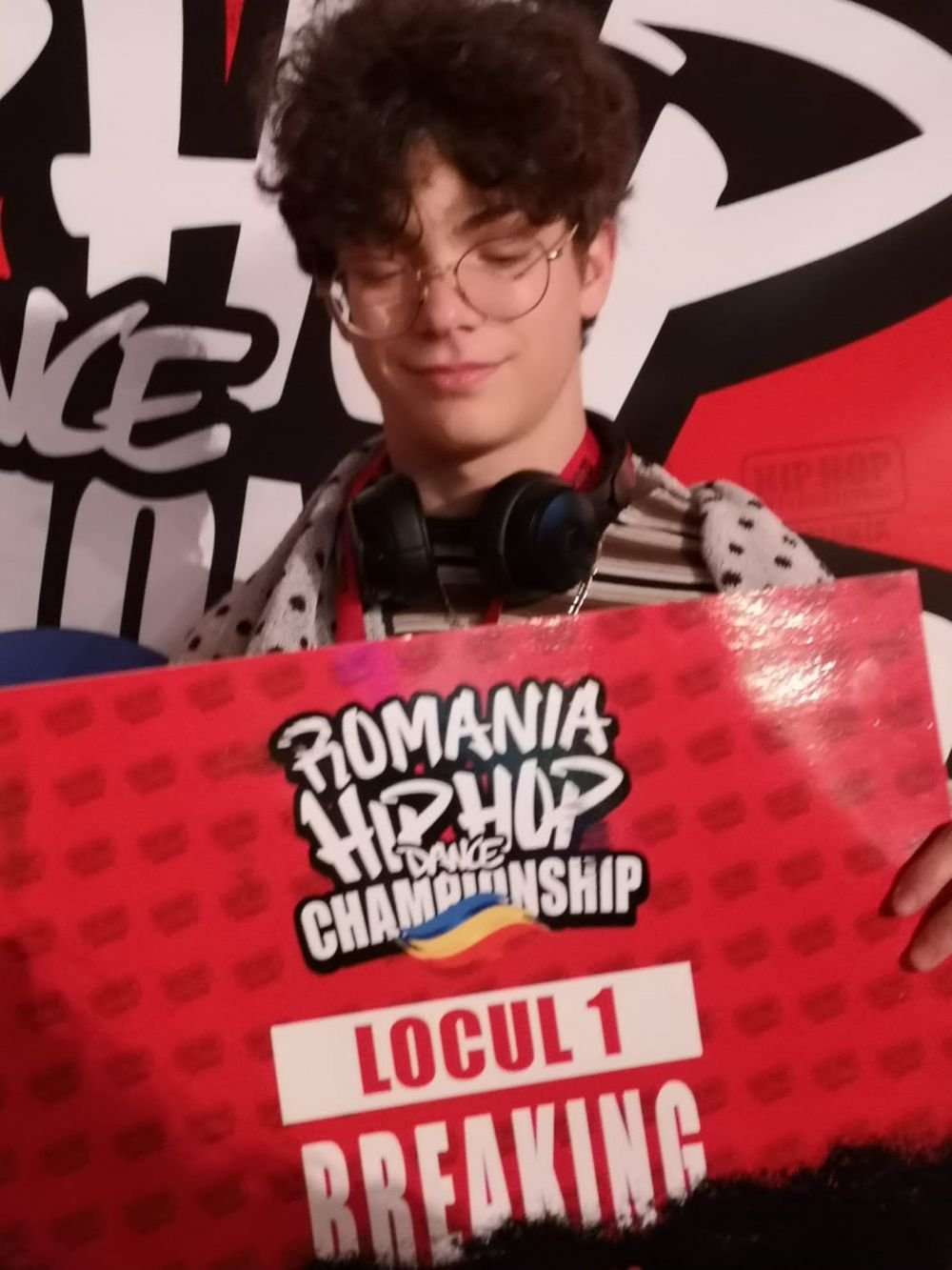 Hit the Floor, Lucas! Povestea românului campion național la breakdance care și-a petrecut toată viața în Canada. 