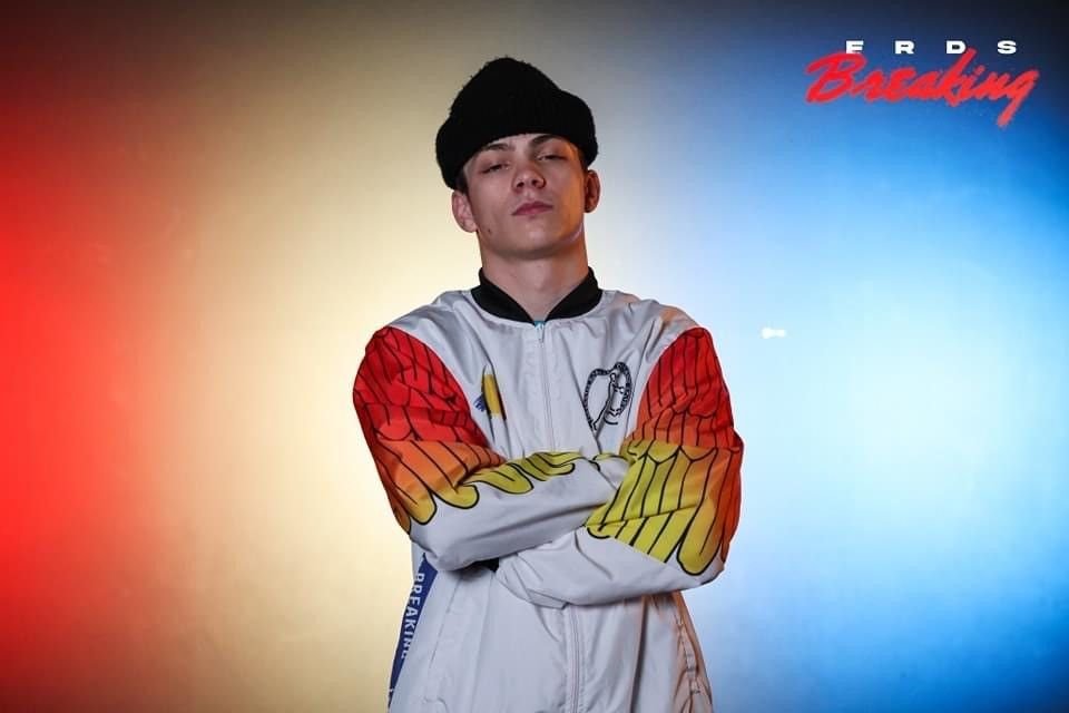 Hit the Floor, Lucas! Povestea românului campion național la breakdance care și-a petrecut toată viața în Canada. 