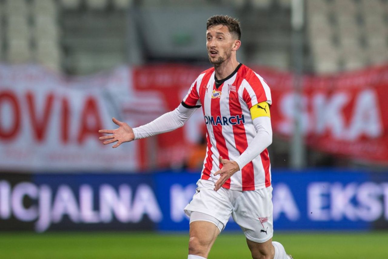 Ekstraklasa rumuńska! 4 români au fost titulari în Korona Kielce - Cracovia Krakow din campionatul Poloniei_1