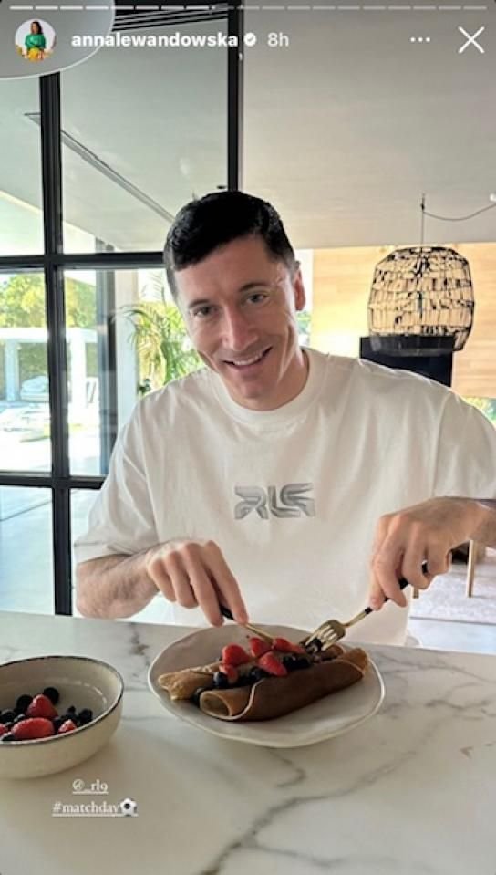 Secretul din spatele formei de invidiat a lui Robert Lewandowski. Ce îi pregătește de mâncare superba soție înaintea meciurilor_27