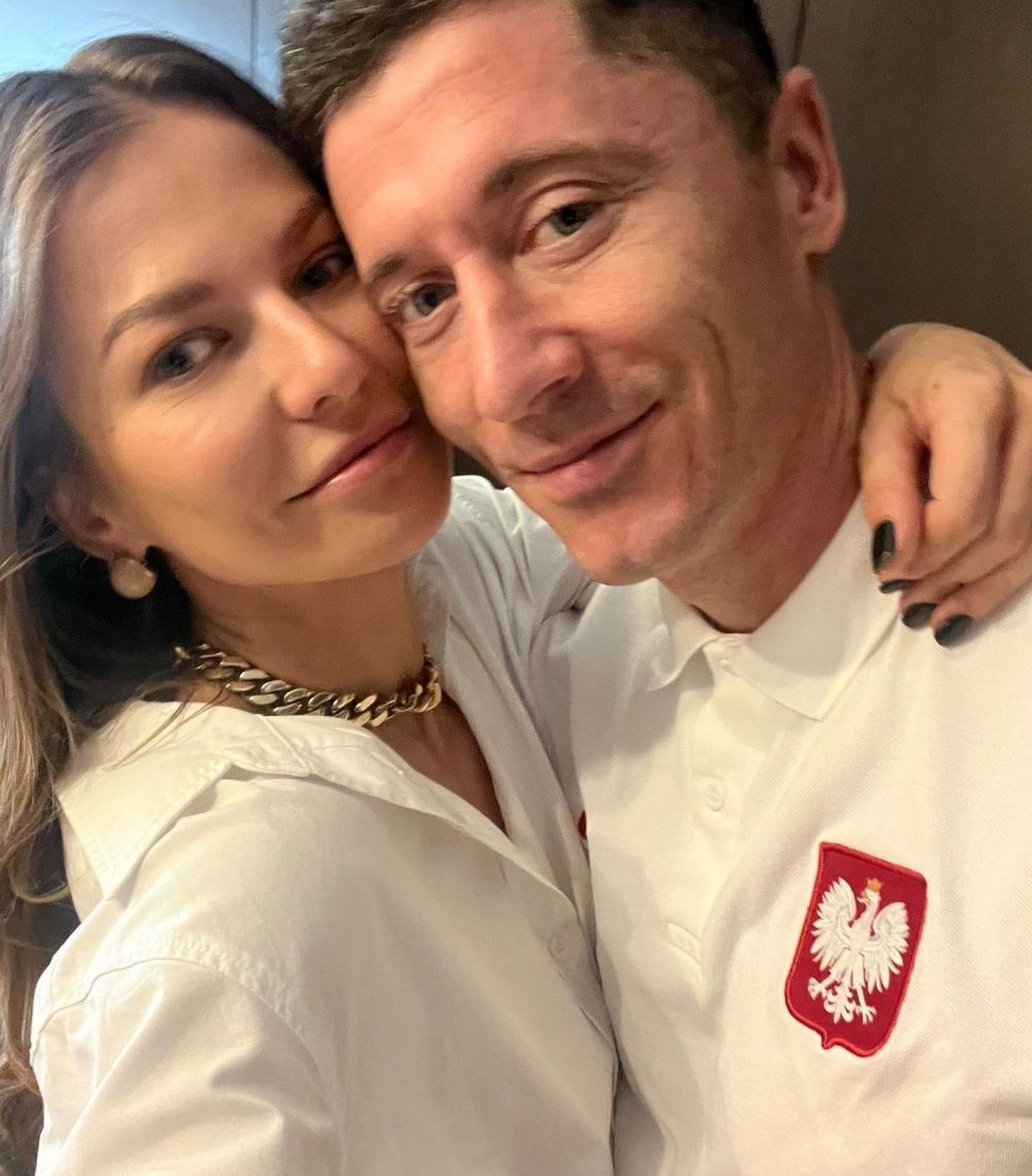 Secretul din spatele formei de invidiat a lui Robert Lewandowski. Ce îi pregătește de mâncare superba soție înaintea meciurilor_52