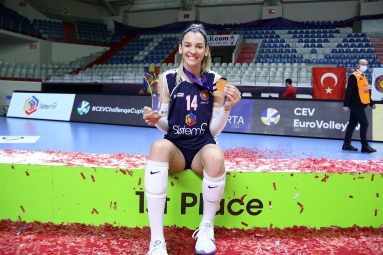 Alexia Căruțașu, mărturii despre infernul din Turcia: „Jucătoare de volei, de negăsit!” + Dezvăluiri neștiute despre fratele său_4