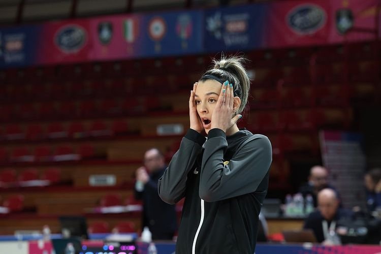 Alexia Căruțașu, mărturii despre infernul din Turcia: „Jucătoare de volei, de negăsit!” + Dezvăluiri neștiute despre fratele său_8