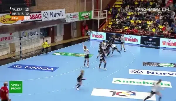 Cinci minute de foc &icirc;n prima repriză la SCM V&acirc;lcea - Gloria Bistrița (Pro Arena VOYO)