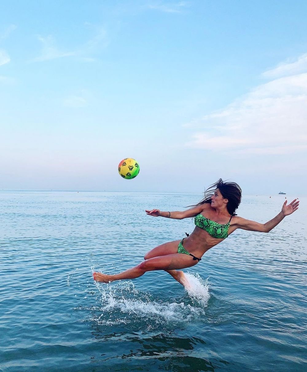 Cea mai hot jucătoare de fotbal din Italia, apariție incendiară în costum de baie. Agata este de o frumusețe răpitoare_18