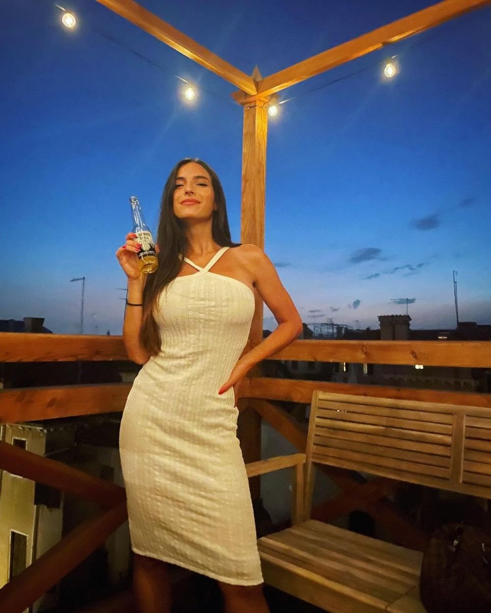Cea mai hot jucătoare de fotbal din Italia, apariție incendiară în costum de baie. Agata este de o frumusețe răpitoare_27