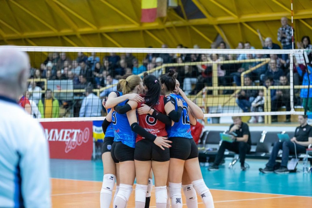Performanță în voleiul românesc: avem o echipă calificată în semifinalele cupelor europene!_1