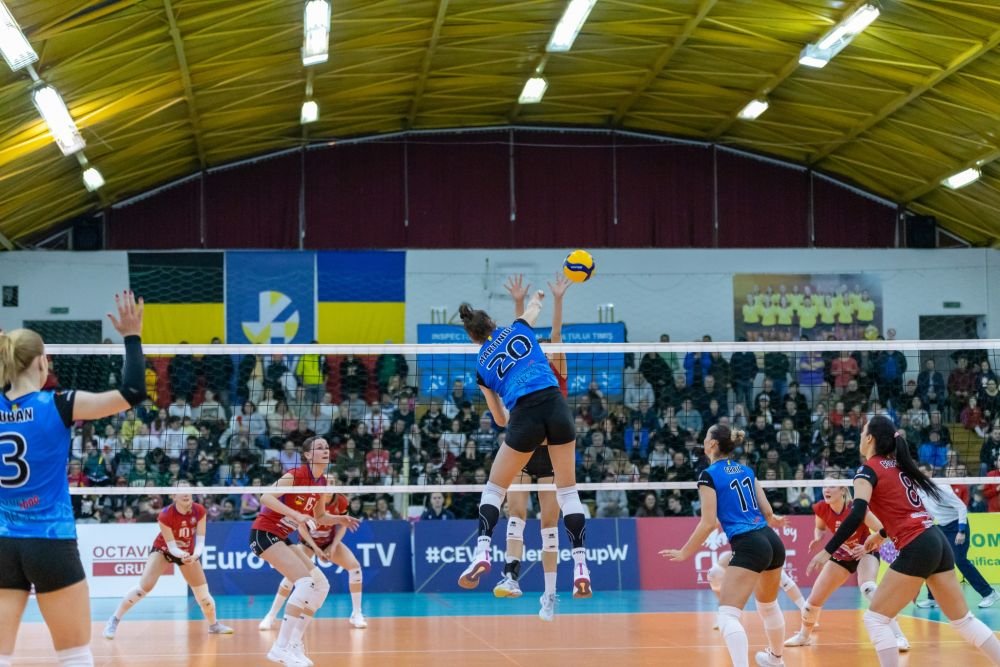 Performanță în voleiul românesc: avem o echipă calificată în semifinalele cupelor europene!_11