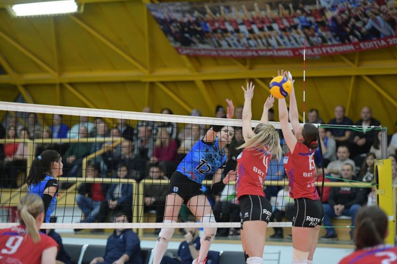 Performanță în voleiul românesc: avem o echipă calificată în semifinalele cupelor europene!_26