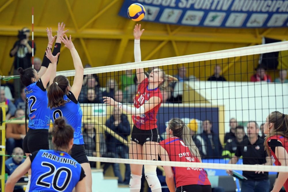 Performanță în voleiul românesc: avem o echipă calificată în semifinalele cupelor europene!_36